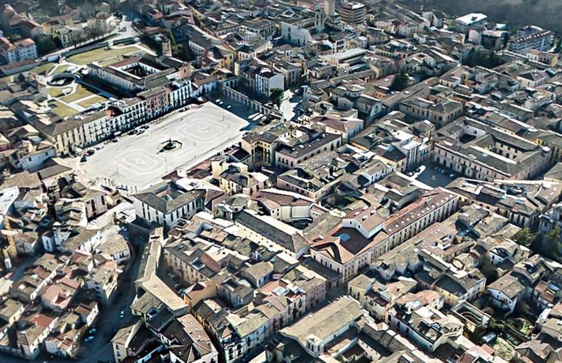 Dietro Piazza Maggiore Sulmona Exterior foto
